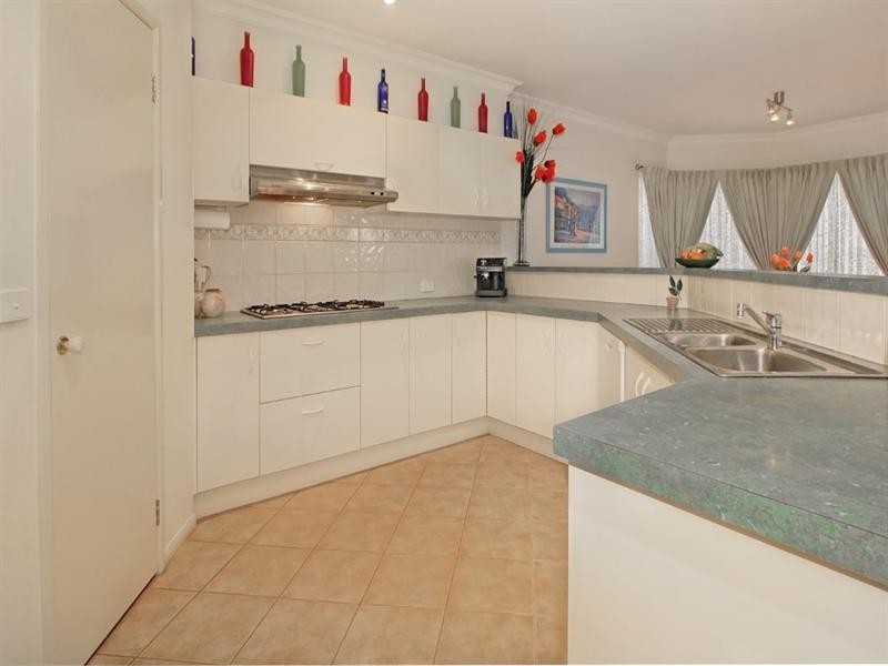 7 Fairway Drive, Rowville VIC 3178