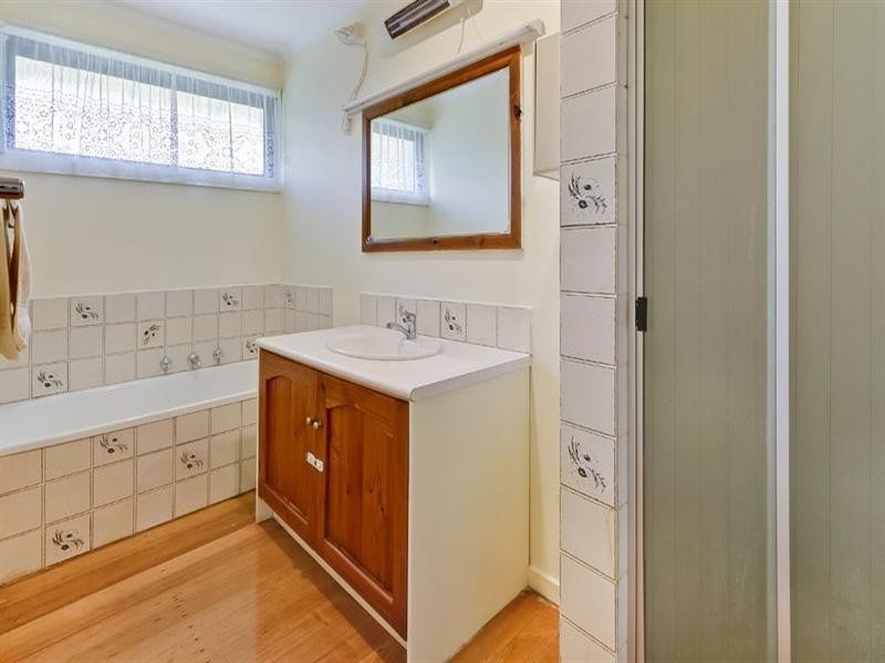 68 Francis Crescent, Ferntree Gully VIC 3156