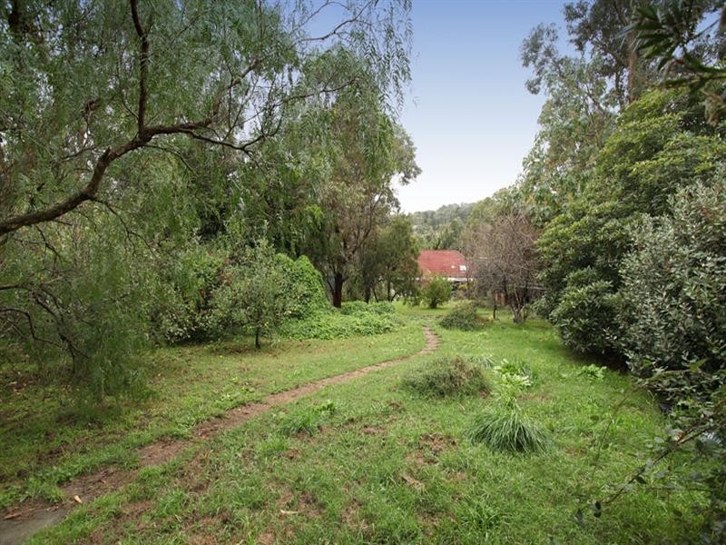 13 Blackwood Park Road, Ferntree Gully VIC 3156