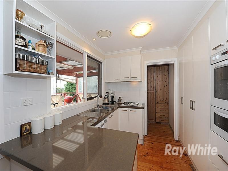 27 Oxley Way, Endeavour Hills VIC 3802
