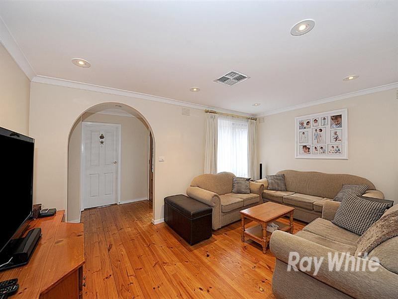 27 Oxley Way, Endeavour Hills VIC 3802