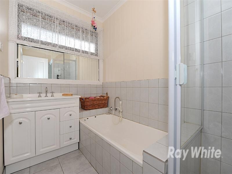 27 Oxley Way, Endeavour Hills VIC 3802