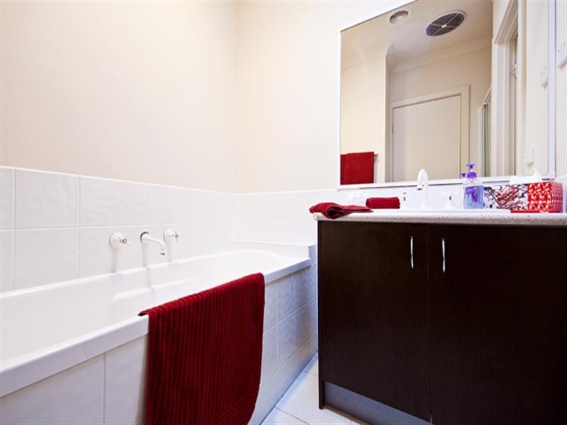 17/55 McClelland Drive, Skye VIC 3977