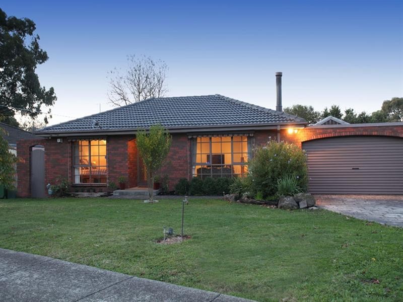 13 Litchfield Avenue, Ferntree Gully VIC 3156