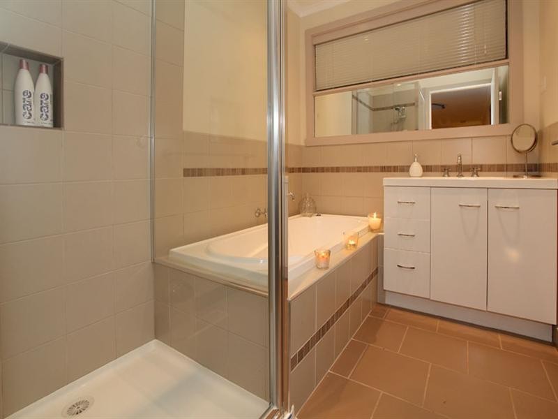 13 Litchfield Avenue, Ferntree Gully VIC 3156