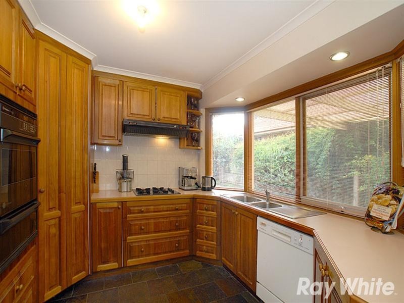 72 Segarta Circuit, Ferntree Gully VIC 3156