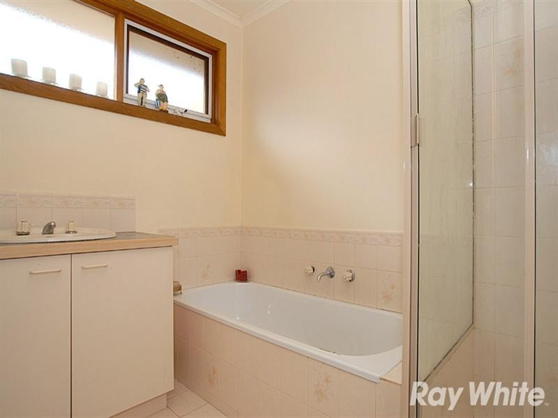 72 Segarta Circuit, Ferntree Gully VIC 3156
