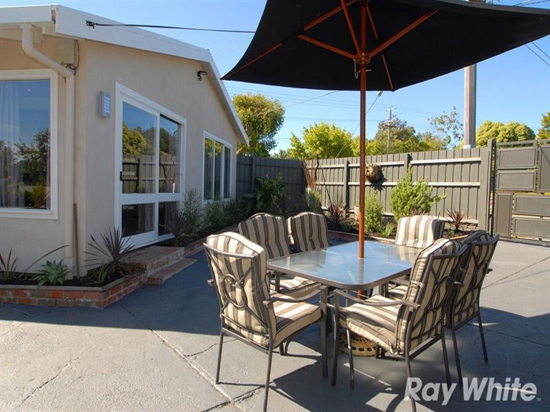 48 Johnson Drive, Ferntree Gully VIC 3156