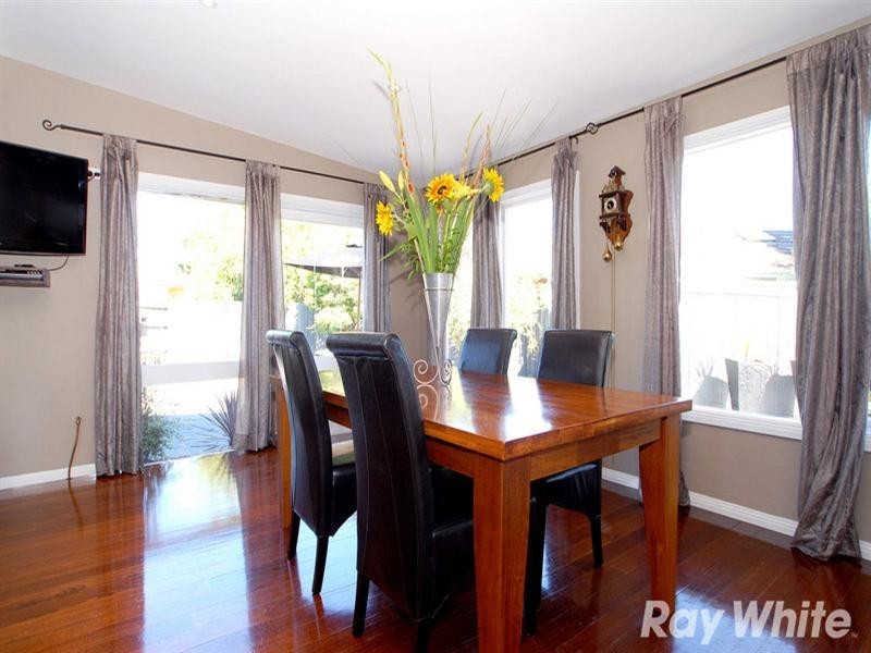 48 Johnson Drive, Ferntree Gully VIC 3156