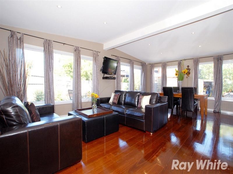48 Johnson Drive, Ferntree Gully VIC 3156