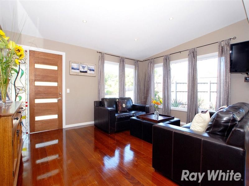 48 Johnson Drive, Ferntree Gully VIC 3156