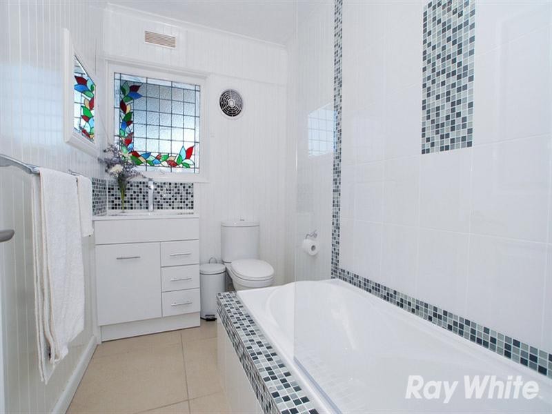 48 Johnson Drive, Ferntree Gully VIC 3156