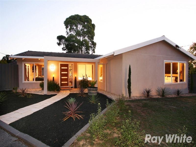 48 Johnson Drive, Ferntree Gully VIC 3156