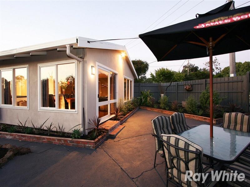 48 Johnson Drive, Ferntree Gully VIC 3156