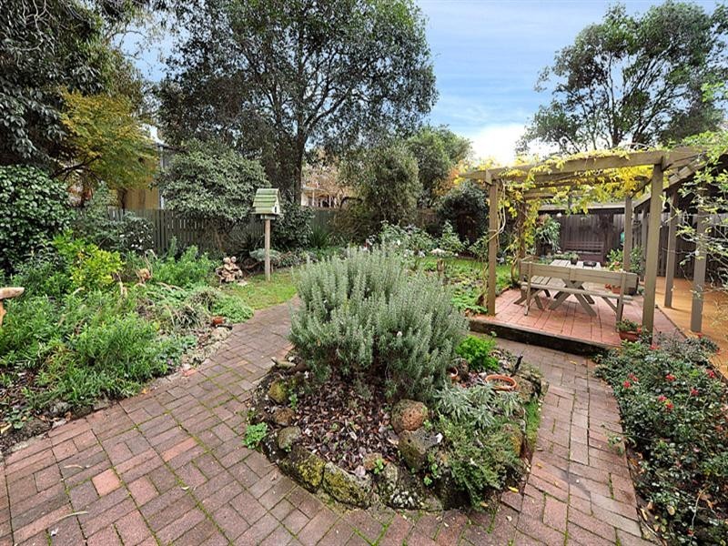 2/19 Station Street, Ferntree Gully VIC 3156