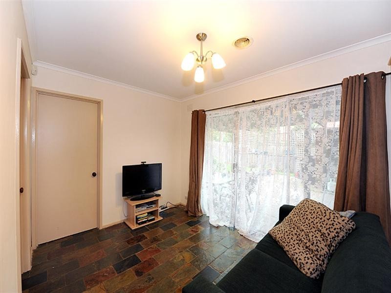 8 Richborough Grove, Ferntree Gully VIC 3156