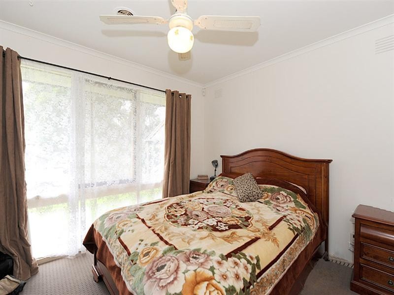 8 Richborough Grove, Ferntree Gully VIC 3156