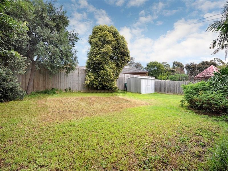 8 Richborough Grove, Ferntree Gully VIC 3156