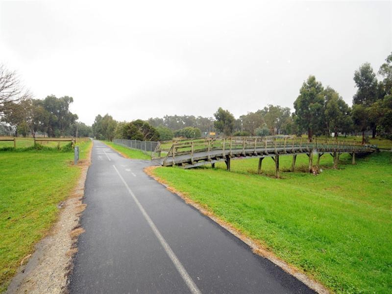 2/12 Westham Crescent, Bayswater VIC 3153