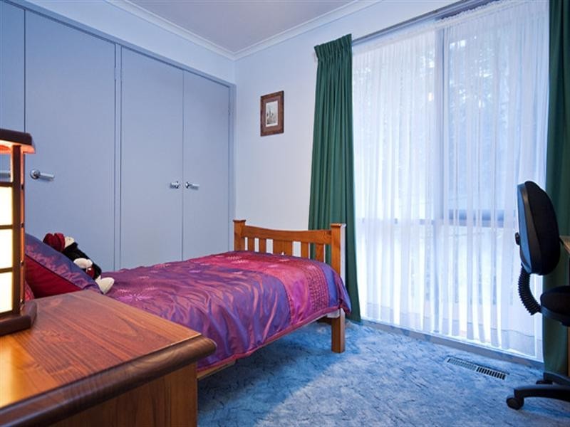 15 Debson Close, Boronia VIC 3155