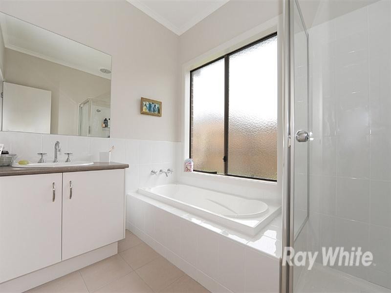 30 Nature Avenue, Officer VIC 3809