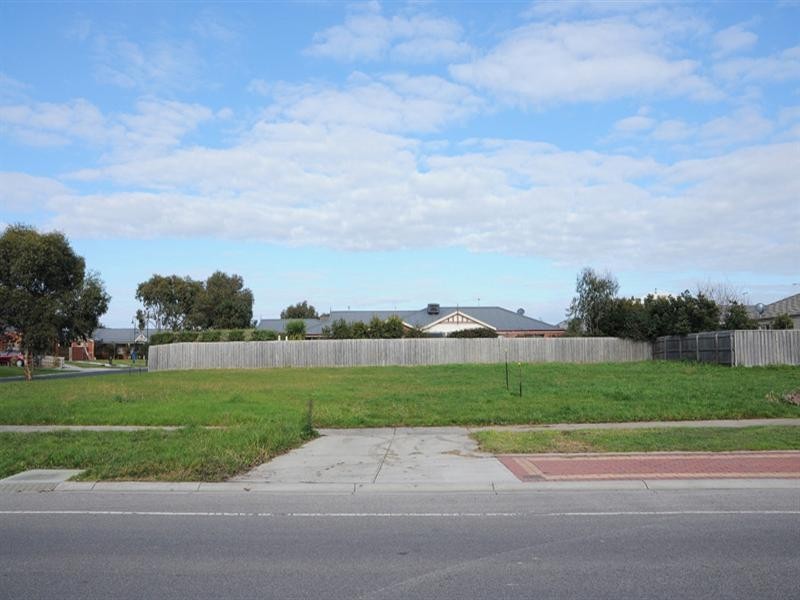 1 Brookland Greens Boulevard, Cranbourne VIC 3977