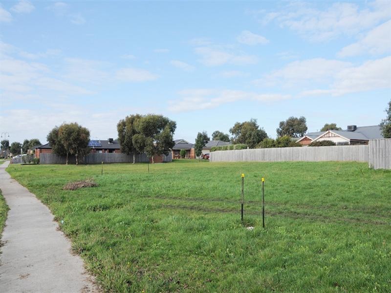 1 Brookland Greens Boulevard, Cranbourne VIC 3977