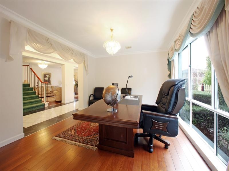 10 Oaktree Rise, Lysterfield VIC 3156