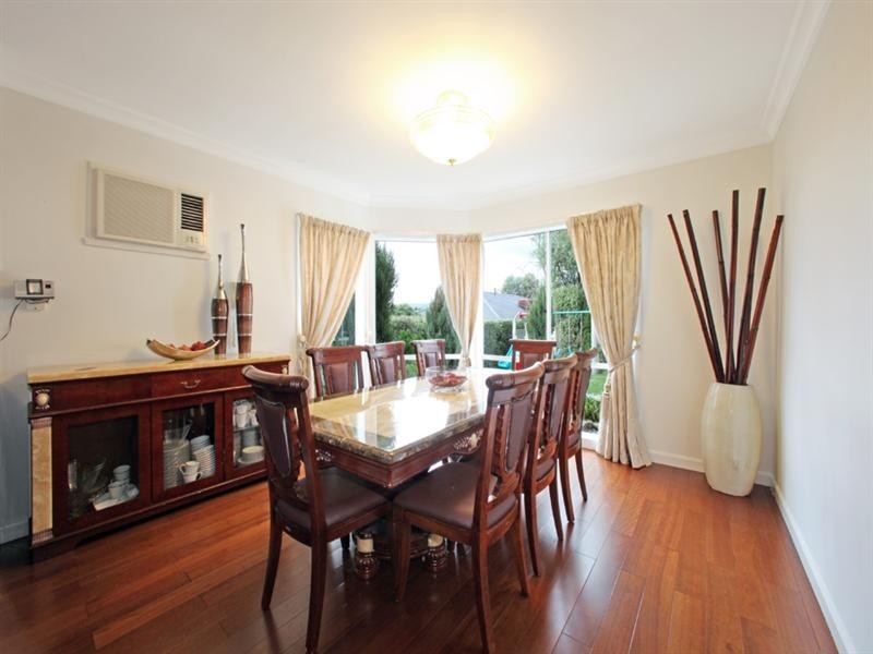 10 Oaktree Rise, Lysterfield VIC 3156