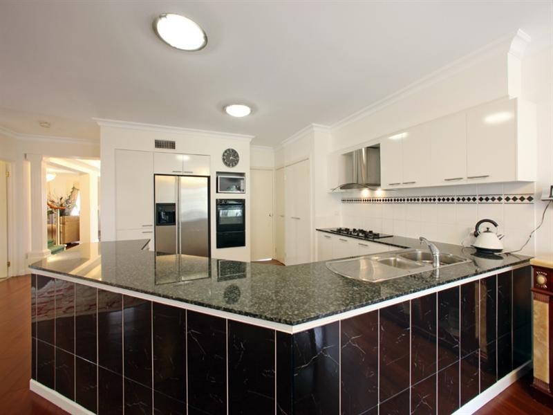 10 Oaktree Rise, Lysterfield VIC 3156