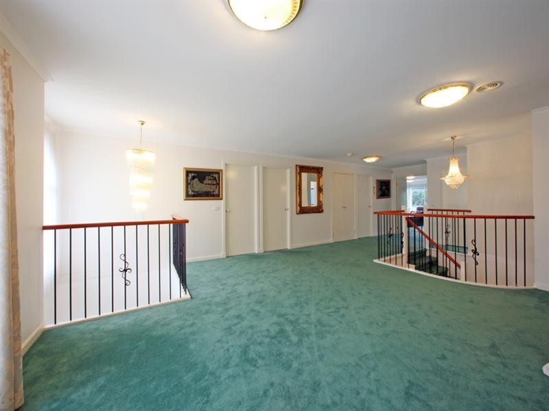 10 Oaktree Rise, Lysterfield VIC 3156