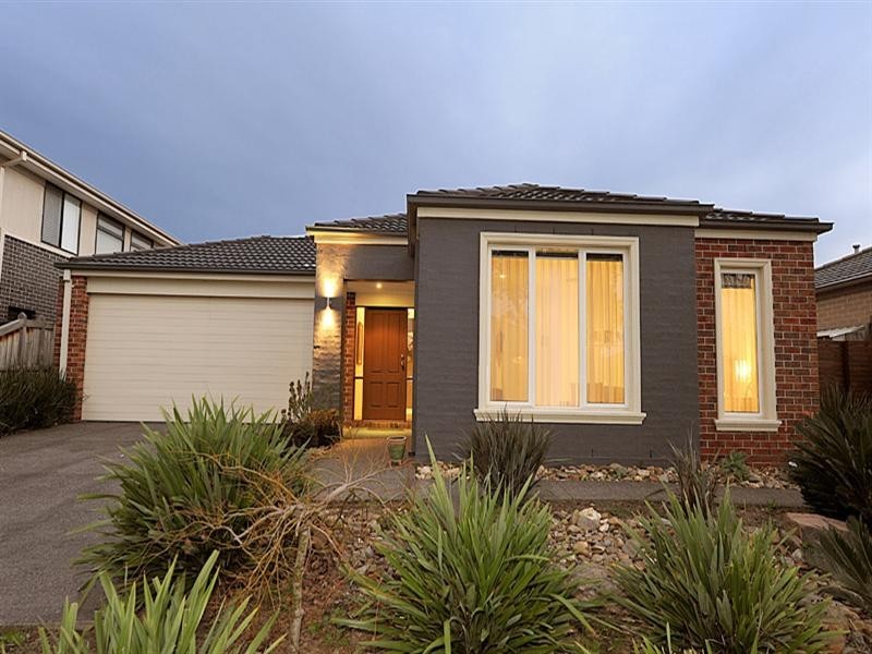 31 Paringa Drive, Ferntree Gully VIC 3156