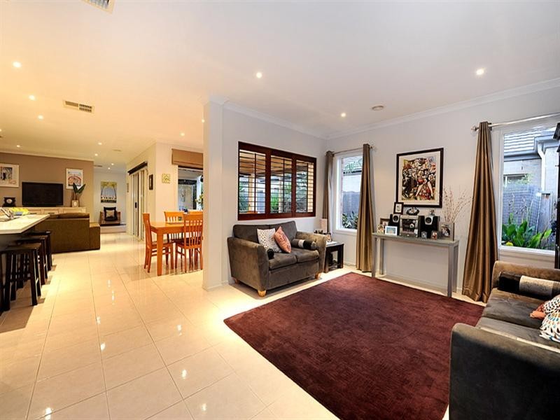 31 Paringa Drive, Ferntree Gully VIC 3156