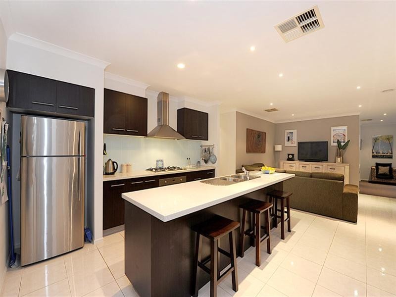 31 Paringa Drive, Ferntree Gully VIC 3156