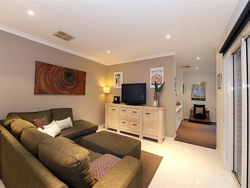 31 Paringa Drive, Ferntree Gully VIC 3156