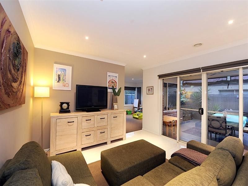 31 Paringa Drive, Ferntree Gully VIC 3156