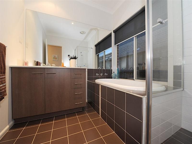 31 Paringa Drive, Ferntree Gully VIC 3156