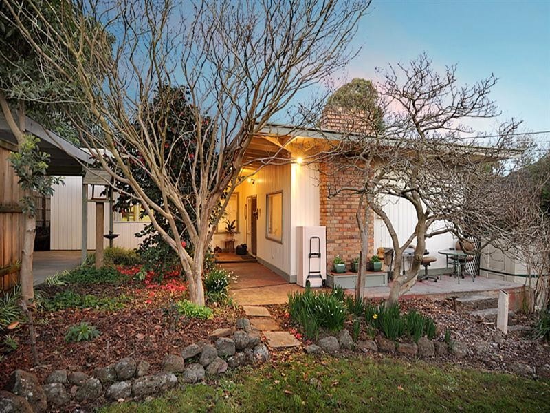 12 Westley Street, Ferntree Gully VIC 3156