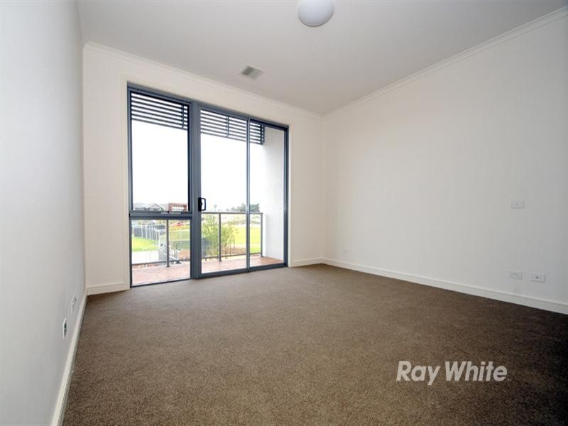 8 Picking Court, Wantirna South VIC 3152