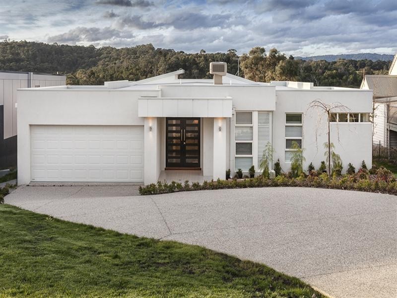 60 Churchill Park Drive, Lysterfield South VIC 3156