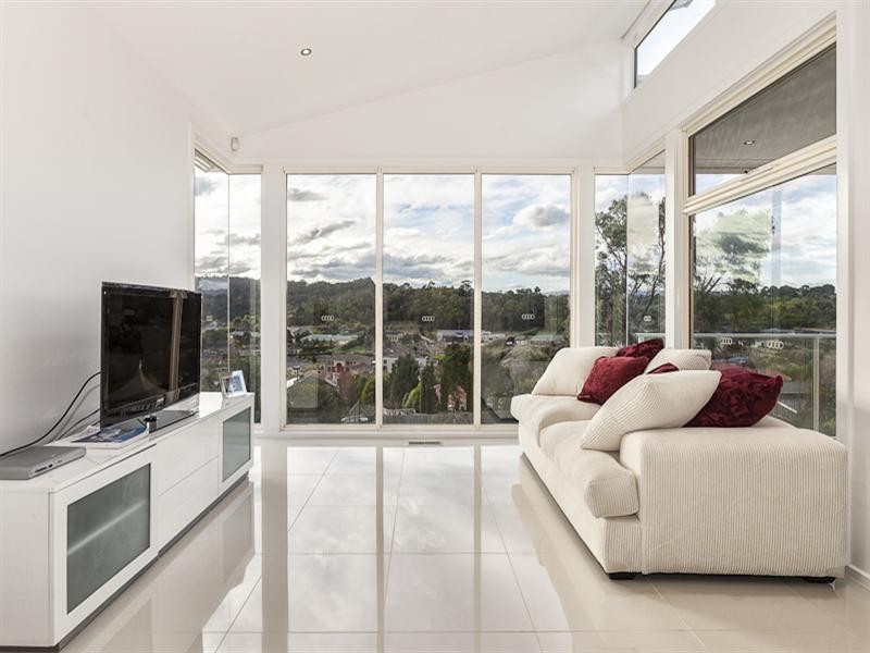 60 Churchill Park Drive, Lysterfield South VIC 3156