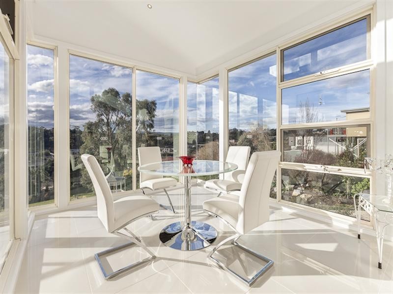 60 Churchill Park Drive, Lysterfield South VIC 3156