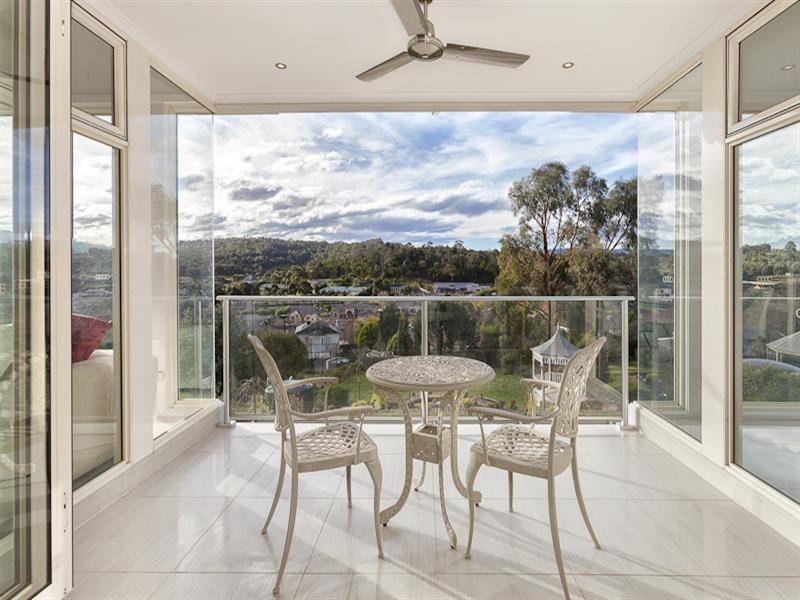 60 Churchill Park Drive, Lysterfield South VIC 3156