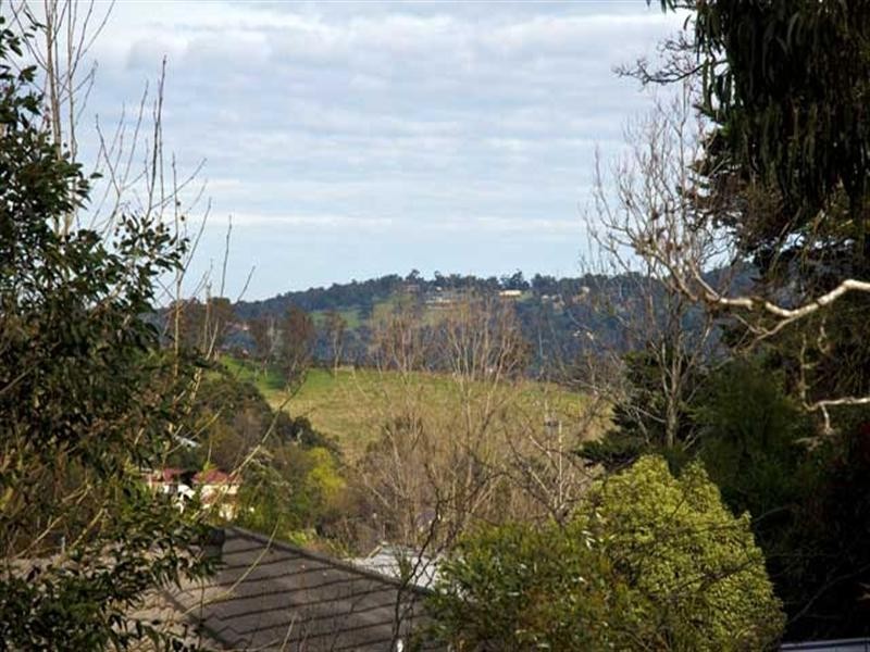 1 Hughes Road, Upper Ferntree Gully VIC 3156