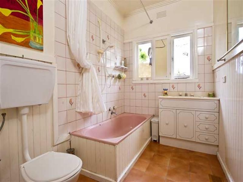 1 Hughes Road, Upper Ferntree Gully VIC 3156