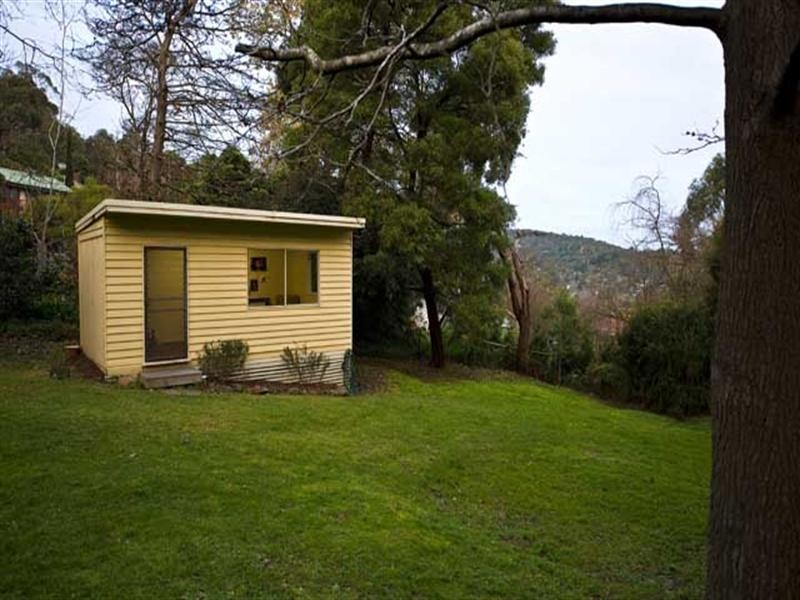 1 Hughes Road, Upper Ferntree Gully VIC 3156