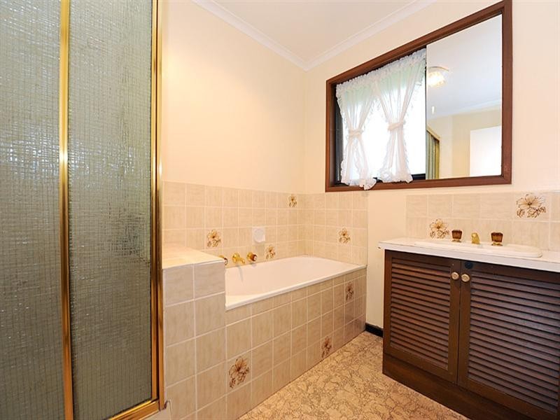 4 Redfern Court, Boronia VIC 3155