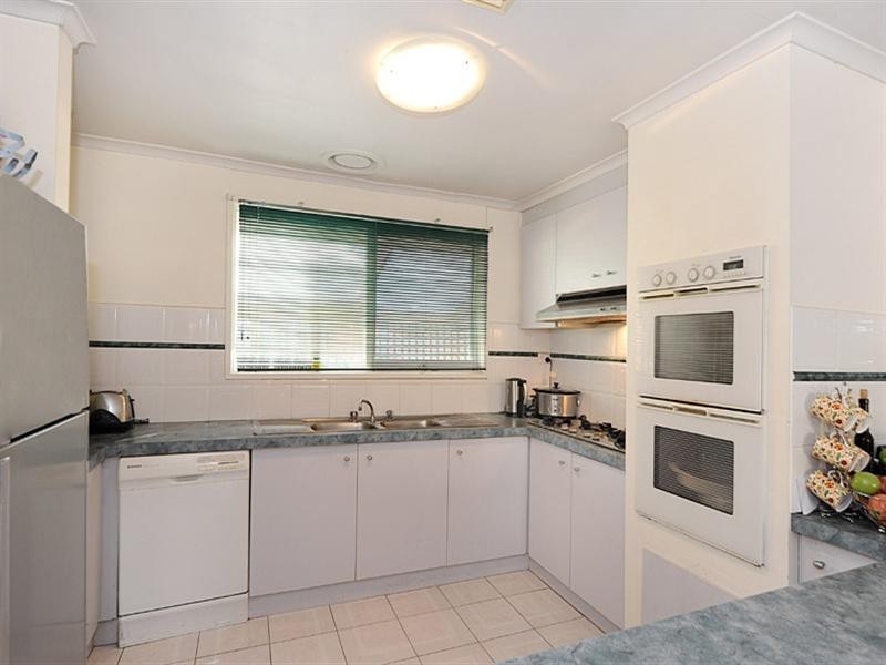 5 Bellfield Drive, Lysterfield VIC 3156