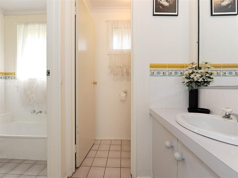 5 Bellfield Drive, Lysterfield VIC 3156