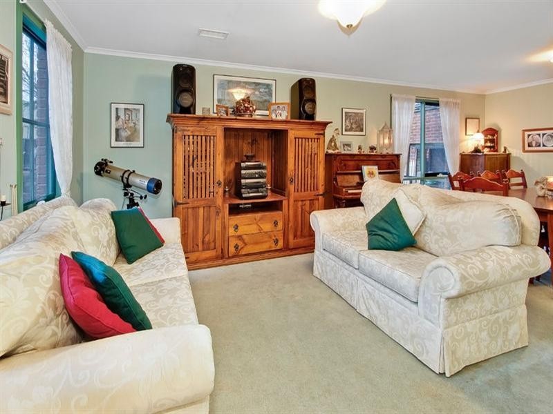 12 Woodview Place, Knoxfield VIC 3180
